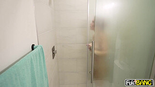 Stepmom Justine Jakobs Handle Any Cock