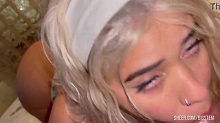 blonde the hottest friend in college