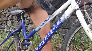 Young Mother wants to Fuck. She Fuck a Bike in a Public Park after Class