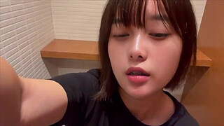 [Masturbating in the toilet] There was someone next to me doing the toilet, but that got me excited and I masturbated alone and came a lot...