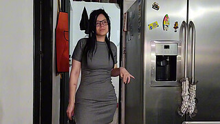 My step-cousin's slut takes advantage of the fact that we are alone and starts to fuck very deliciously