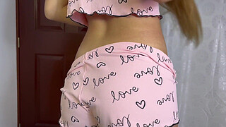 My girlfriend comes back from a trip and pleases me until I cum