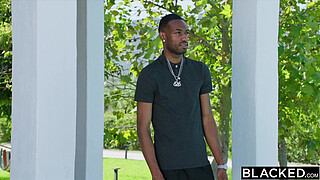 BLACKED BBC-Loving Beauty Lisa Is A Pro At Sealing The Deal