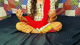 A simple way for mother to earn money, the moneylender has to eat the food