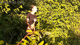 Risky public female masturbation in nature - Girls fly orgasm