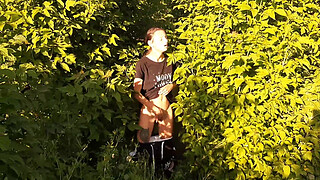 Risky public female masturbation in nature - Girls fly orgasm
