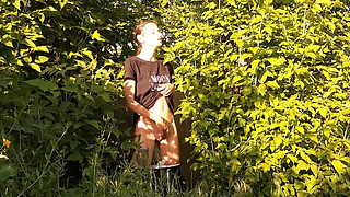 Risky public female masturbation in nature - Girls fly orgasm