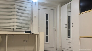 I met delivery guy naked. He did not want to go away.