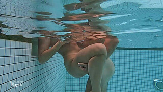 Fucking YourSecretPleasure in the publick hotel swimmingpool