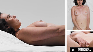 UP CLOSE - How Women Orgasm With Passionate Casey Calvert! SOLO FEMALE MASTURBATION! FULL SCENE