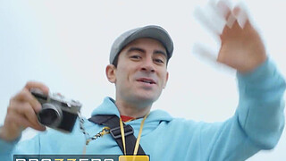 BRAZZERS - Exhibitionist Jada Sparks Meets Tourist Jordi In Public & Decides To Get A Good Dose Of Fucking With Him