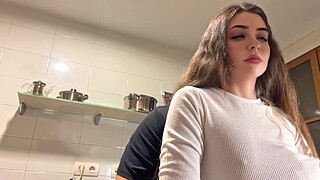 The girl who cleans the house makes me horny with her jeans, I fuck her hard as she likes them at that age