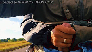 HOTWIFE Safada banged one on the road until she came!!! WE ALMOST GOT CAUGHT / Naughty HOTWIFE jerked off on the road until she cum!! WE ALMOST GOT CAUGHT.