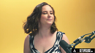 UP CLOSE - How Women Orgasm With All Natural Beauty Jay Taylor! INTENSE VIBRATOR ORGASM! FULL SCENE