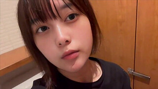 [Masturbating in the toilet] There was someone next to me doing the toilet, but that got me excited and I masturbated alone and came a lot...