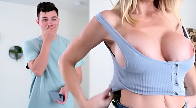 Stepmom in bikini seduced stepson to fuck her