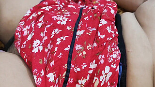 4 k Guy seduces married ex-girlfriend and screws her in her bedroom