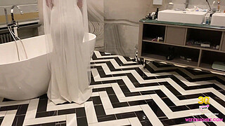 Homemade Porn by Wifebucket - A risque Halloween blowjob