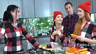 Holiday Season Family Freeuse - Serena Hill, Violet Spice | FreeuseFancy