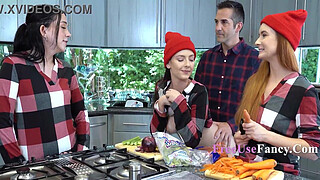 Holiday Season Family Freeuse - Serena Hill, Violet Spice | FreeuseFancy