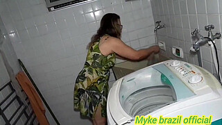 Perfect blonde entered the room to clean, caught the young man with a big dick watching a porn movie, she got horny and gave him her very tasty ass, she loves anal sex, see on Sheer and RD