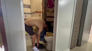 Big ass and busty stepmother fucks her husband's friend, real amateur homemade sex