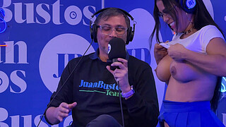 Violet Lover breaks her cumming record with the vibrating machine on Juan Bustos Podcast