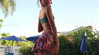 Horror story about petite princess and giant monster who attacks in every moment