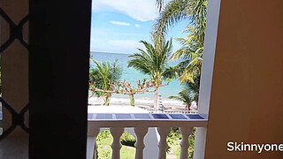 Horror story about petite princess and giant monster who attacks in every moment