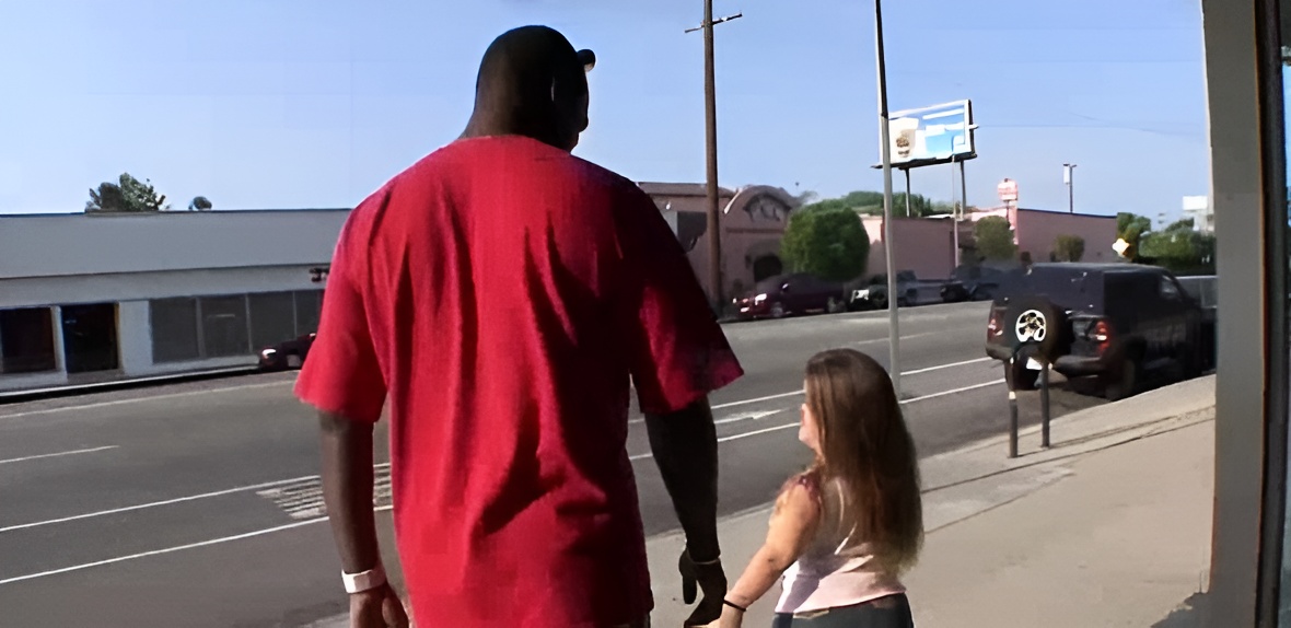 Midget Babes With Huge Black Guy