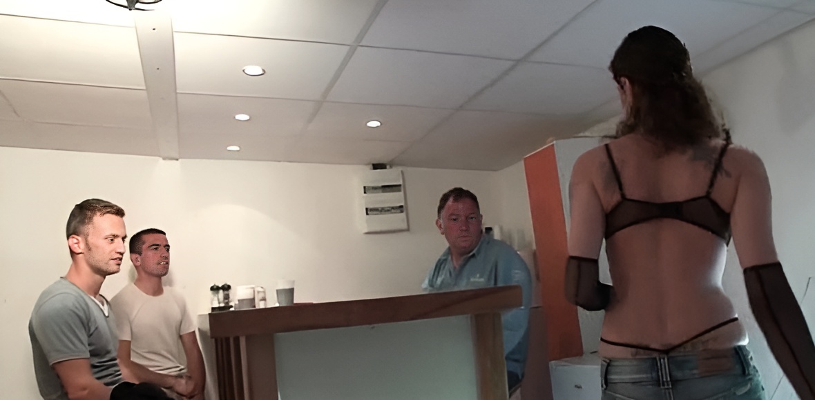 Amateur french slut gets her ass fucked and fisted