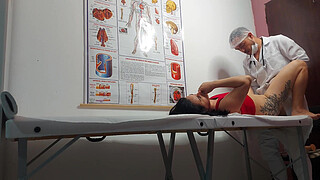 Gynecologist sticks finger in ass and fucks patient!