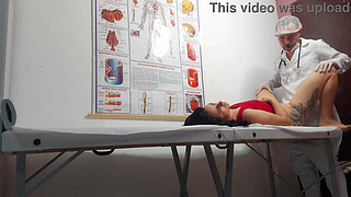 Gynecologist sticks finger in ass and fucks patient!