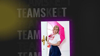 Innocent Milf Spreads Her Long Legs And Makes His Buddy Cum All Over Her Pretty Face