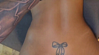 After the party, I called two hot girls over to have sex in the middle of the crowd.