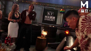 ModelMedia Asia - Sex Zombies came to the Christmas Party