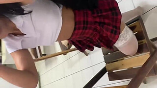 NOVINHA GOSTOSA HOTIWIFE MATANDO AULA PRA FUDER COM AMIGO DO NAMORADO