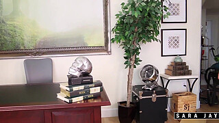 The Lesbian Cougar Sara Jay Shove That Strap-On Into Yummy Pussy Hole!