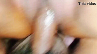 Mature MILF makes me cum with her big, juicy ass