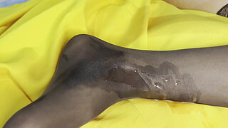 Mature cougar cumshot betweeen foot bdsm compilation .