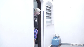 Fucking my big-assed MILF sister-in-law in the laundry room while her husband is in the shower - Collab Ale Maia