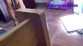 My girlfriend's best friend wanted to change in my room, but she was horny because she had broken up with her boyfriend and I took advantage of the situation.