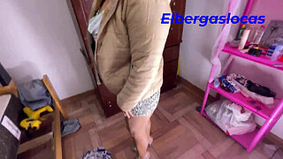 My girlfriend's best friend wanted to change in my room, but she was horny because she had broken up with her boyfriend and I took advantage of the situation.