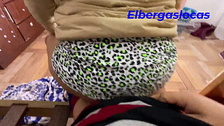 My girlfriend's best friend wanted to change in my room, but she was horny because she had broken up with her boyfriend and I took advantage of the situation.