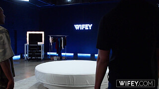 WIFEY Married MILF Brandi Johnson Gets Spit-Roasted And Creampied While Hubby Watches